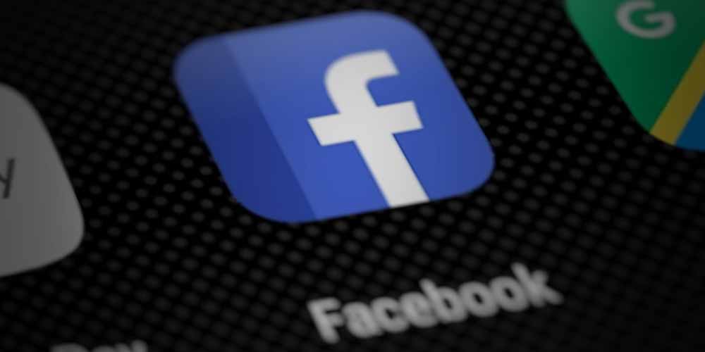 Facebook contro Apple Scoraggia installazione app di terze parti